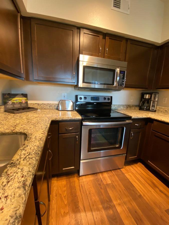 Bright & Modern Galleria Suite! 5 Star Location, Self Check In & Free Parking Houston Bagian luar foto